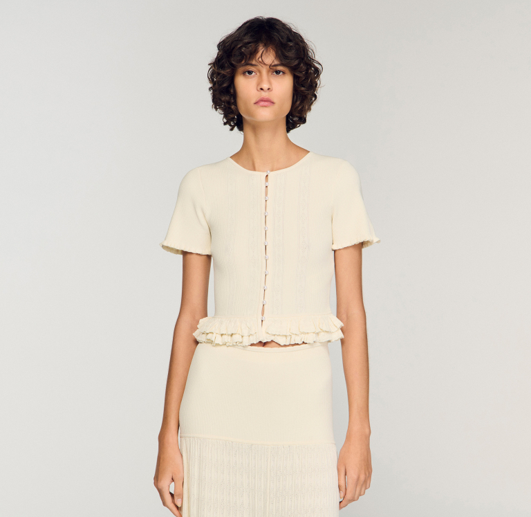 Женский вязаный кардиган с оборками