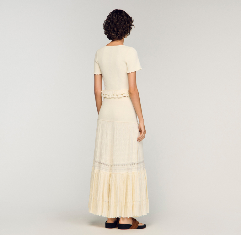 Женский вязаный кардиган с оборками