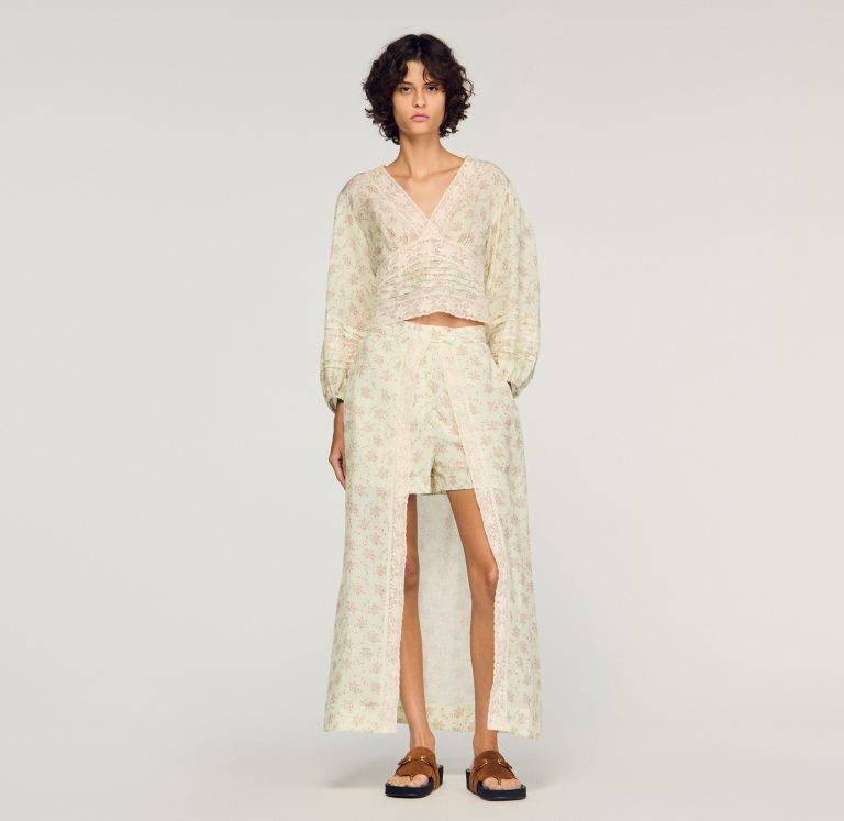 Жіночий вкорочений топ з квітковим принтом