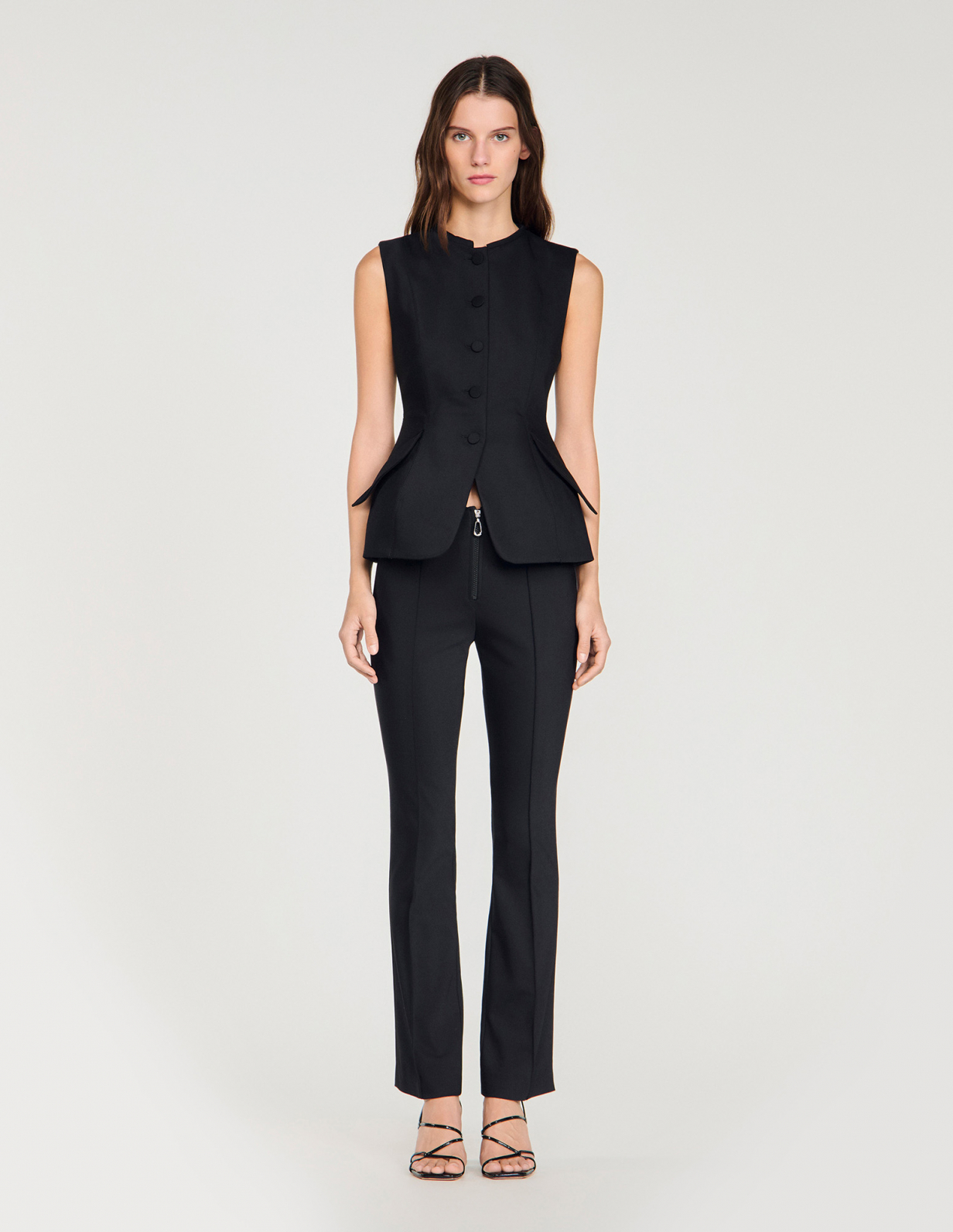 Женский черный жакет с баской_2