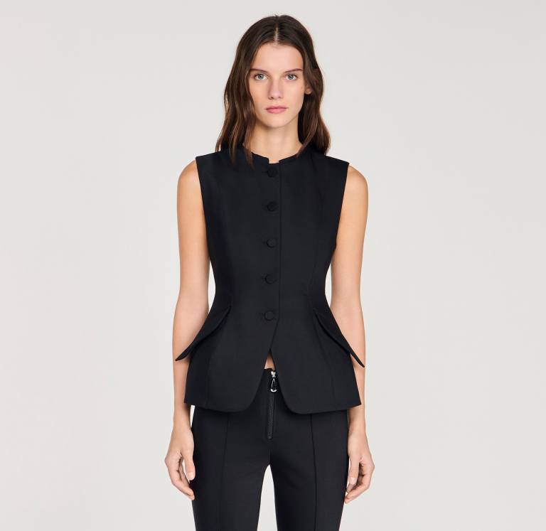 Женский черный жакет с баской