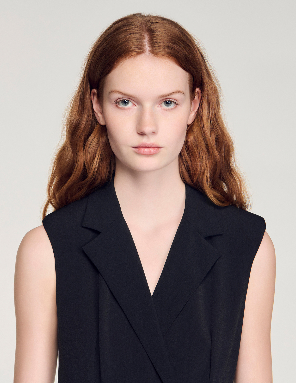 Жіноча чорна сукня з мереживною спідницею_3