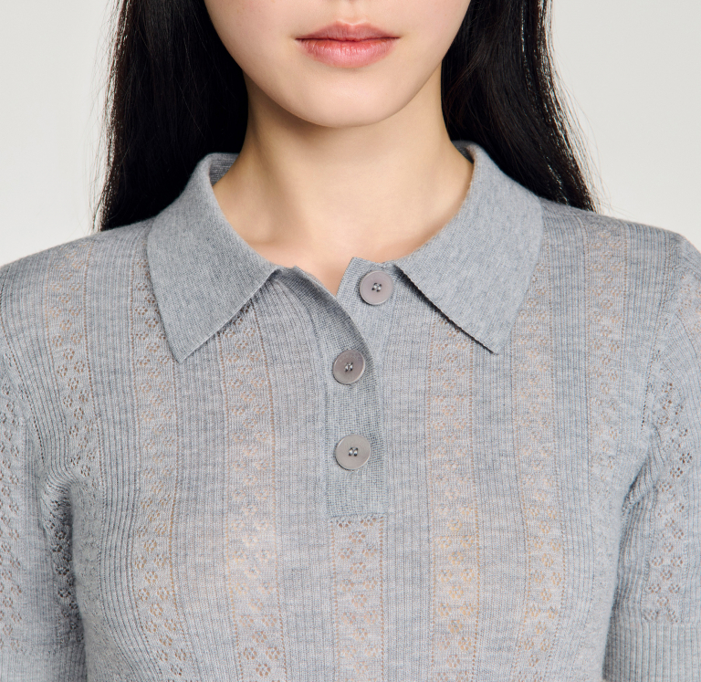 Женский джемпер ажурной вязки с воротником-поло