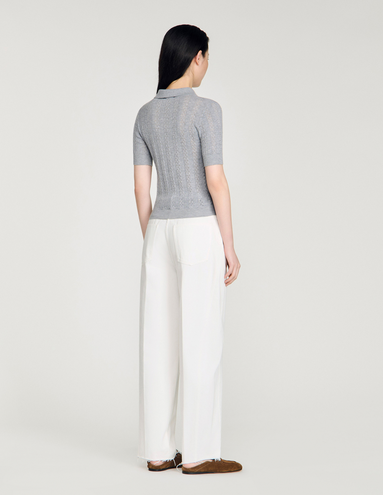 Женский джемпер ажурной вязки с воротником-поло_5