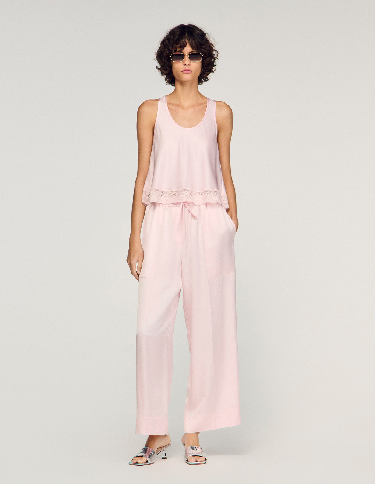 Жіночий атласний топ з мереживом_1