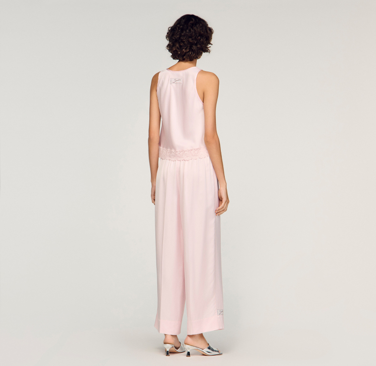 Жіночий атласний топ з мереживом