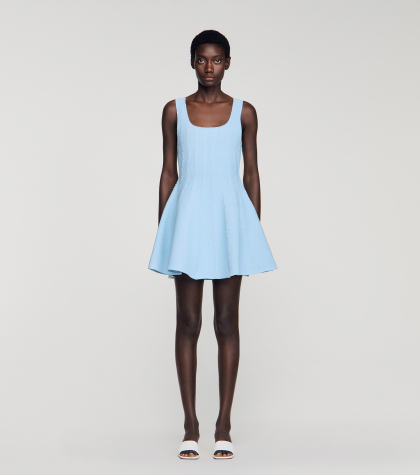 Женское голубое вязаное платье с бисером