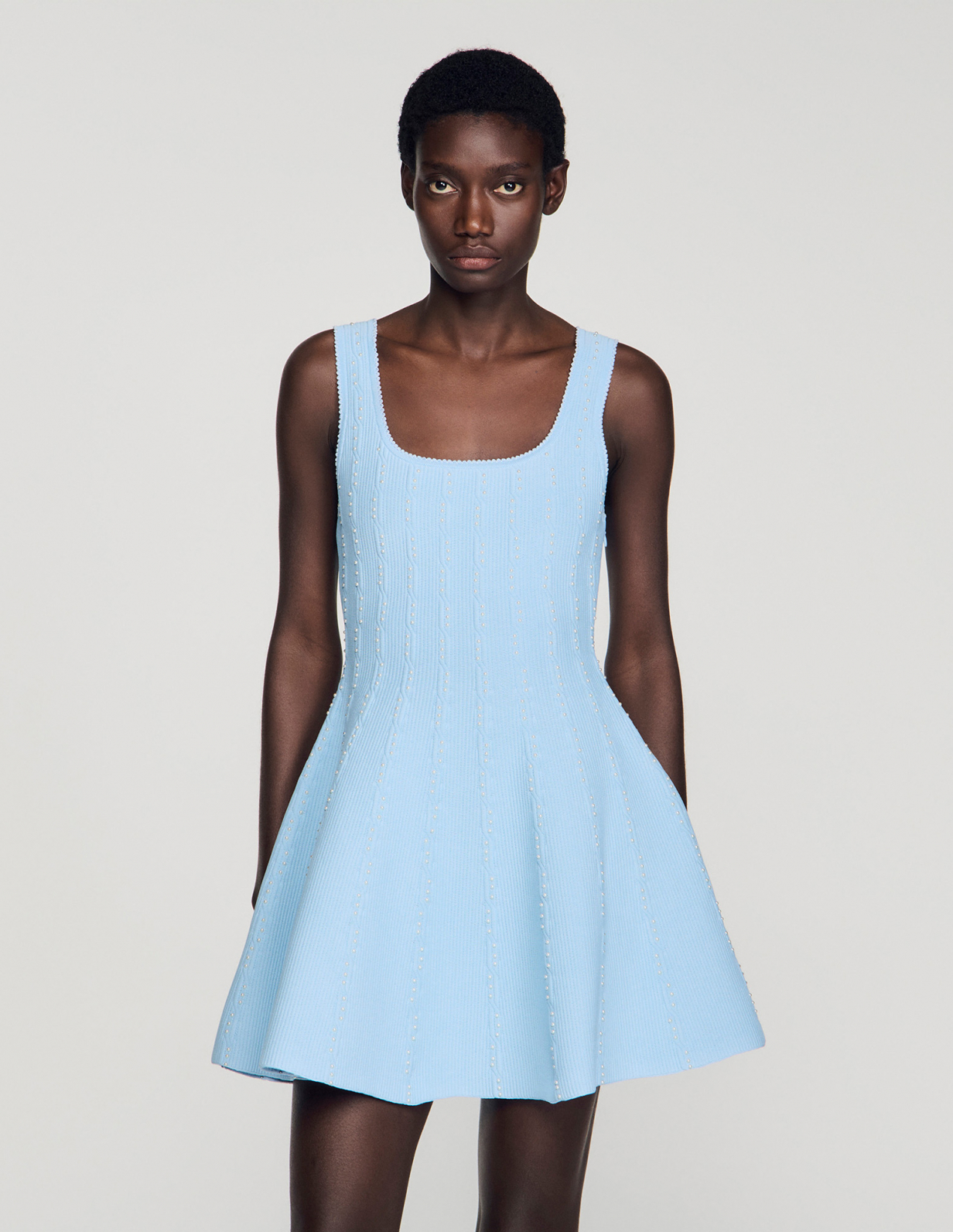 Женское голубое вязаное платье с бисером_4