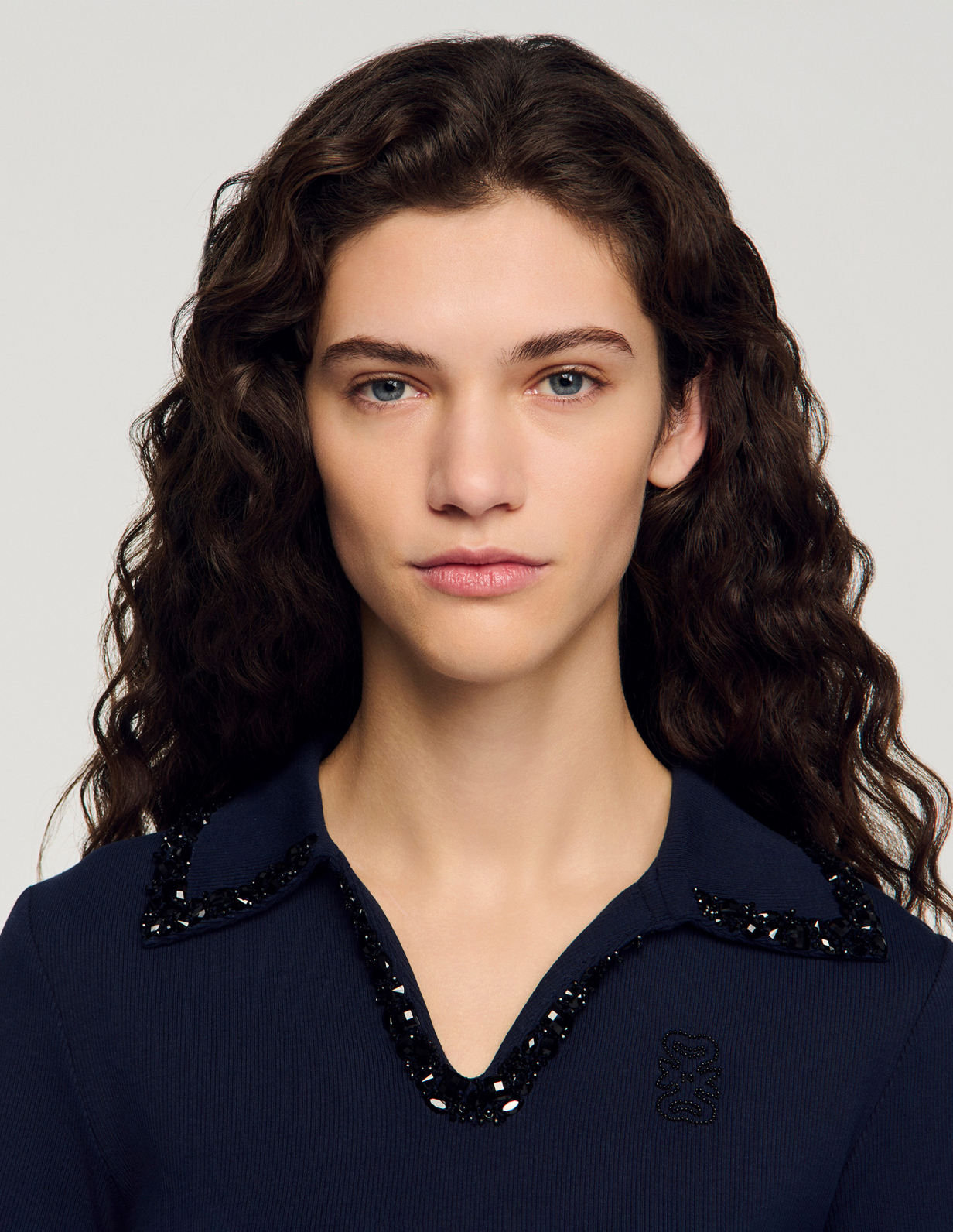 Жіноча футболка-поло з декорованим коміром_3