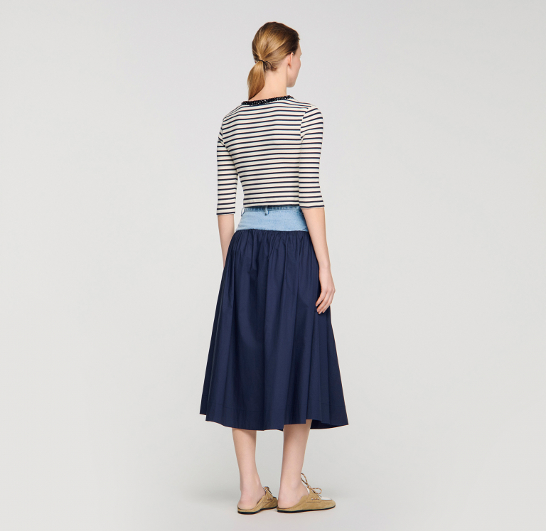 Жіночий смугастий лонгслів з коміром зі стразів