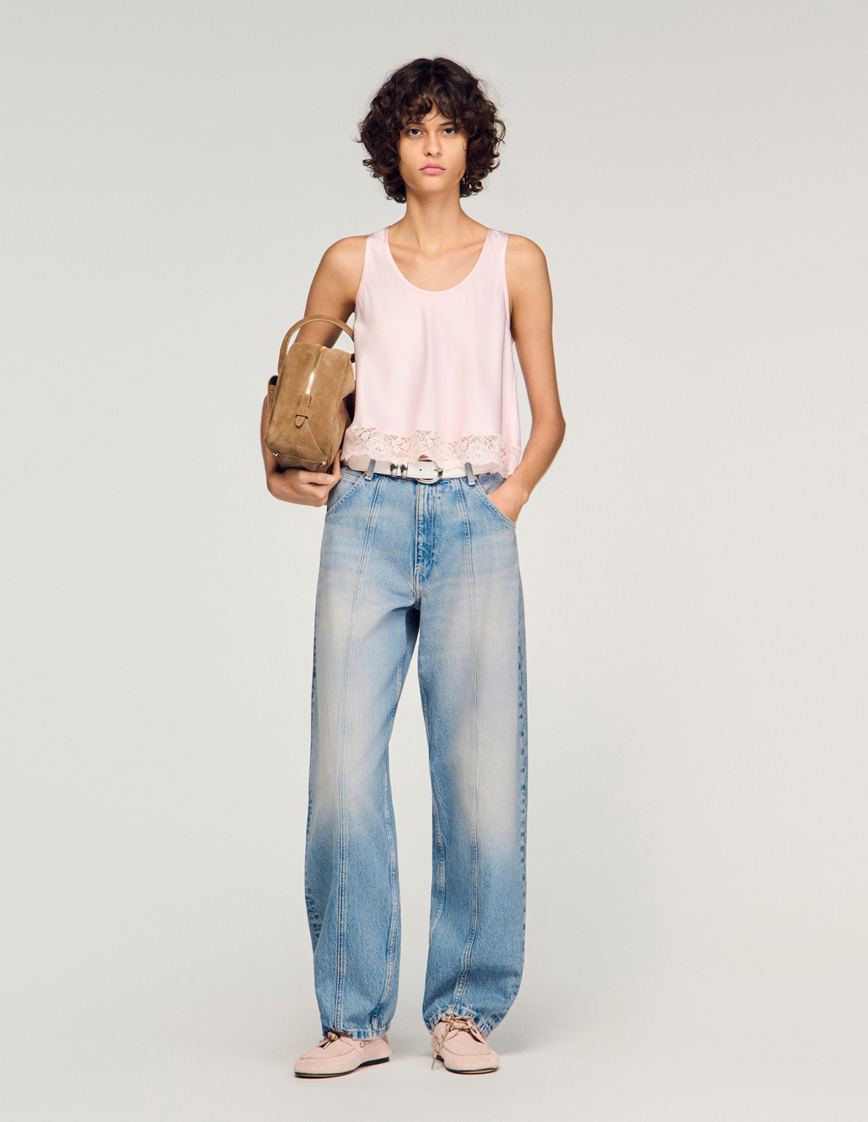 Женские джинсы-баллоны с эффектом потертости_1