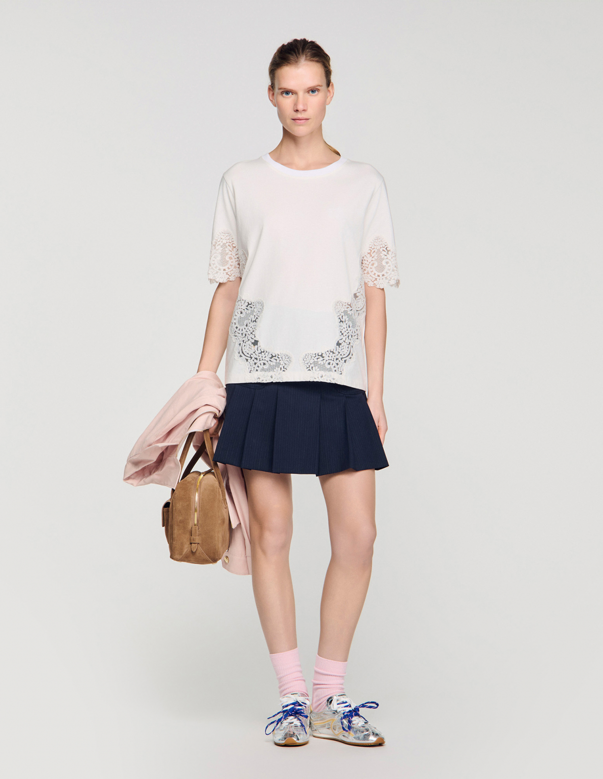 Женская молочная футболка с кружевной отделкой_1