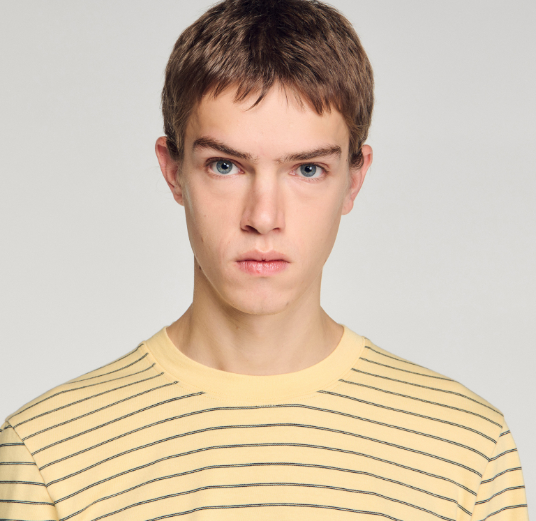 Чоловіча жовта смугаста футболка