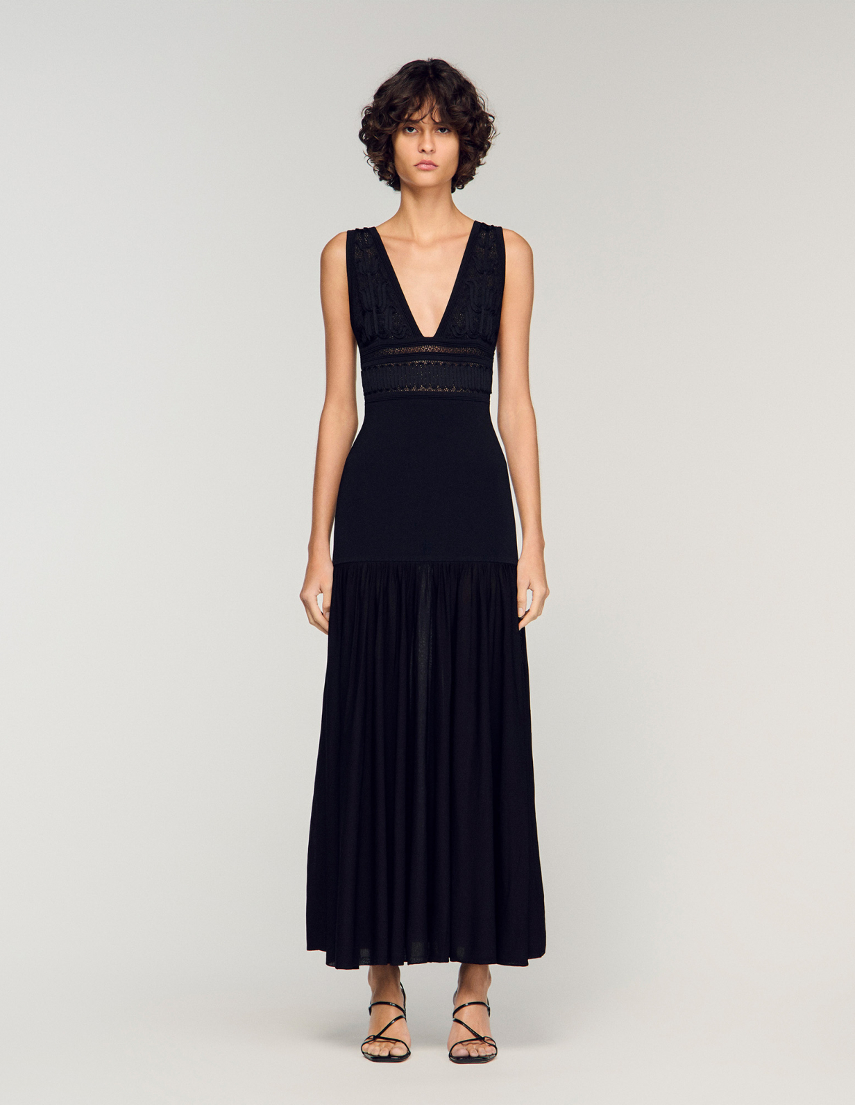 Женское длинное платье ажурной вязки_2