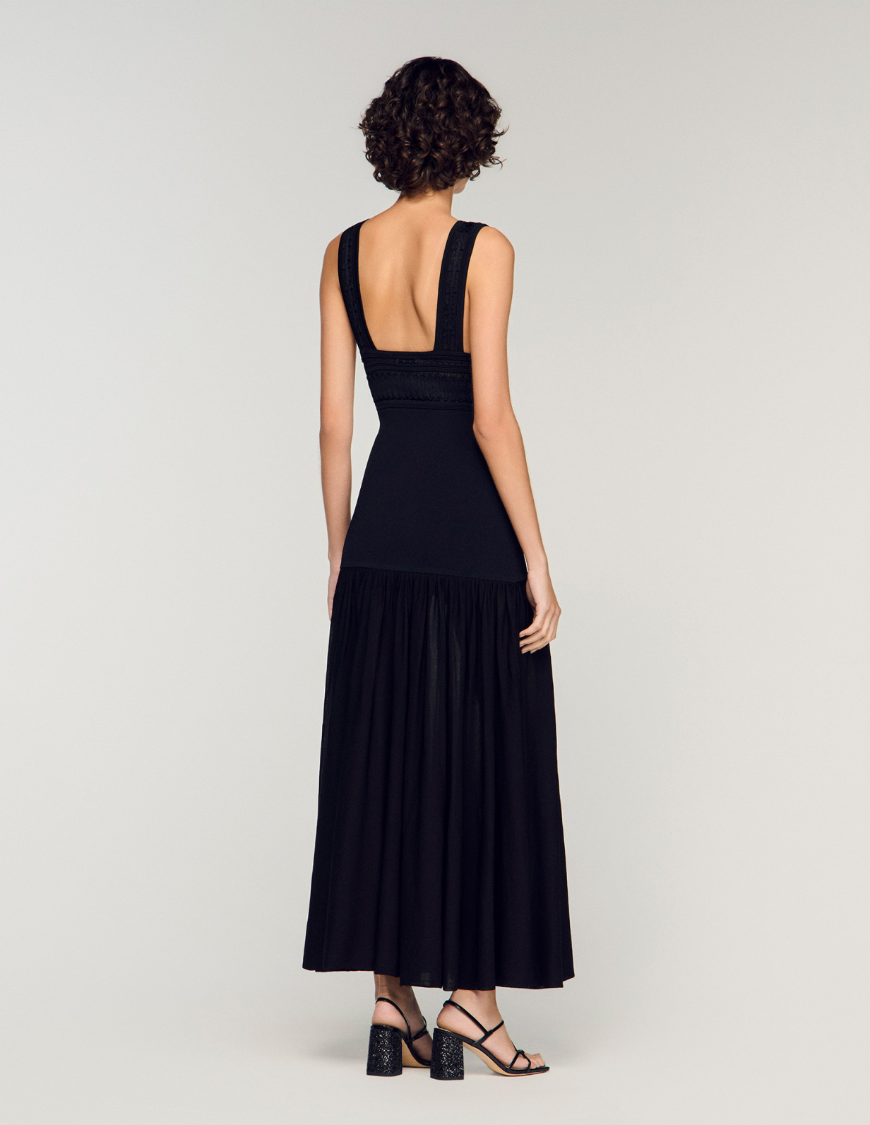 Женское длинное платье ажурной вязки_5