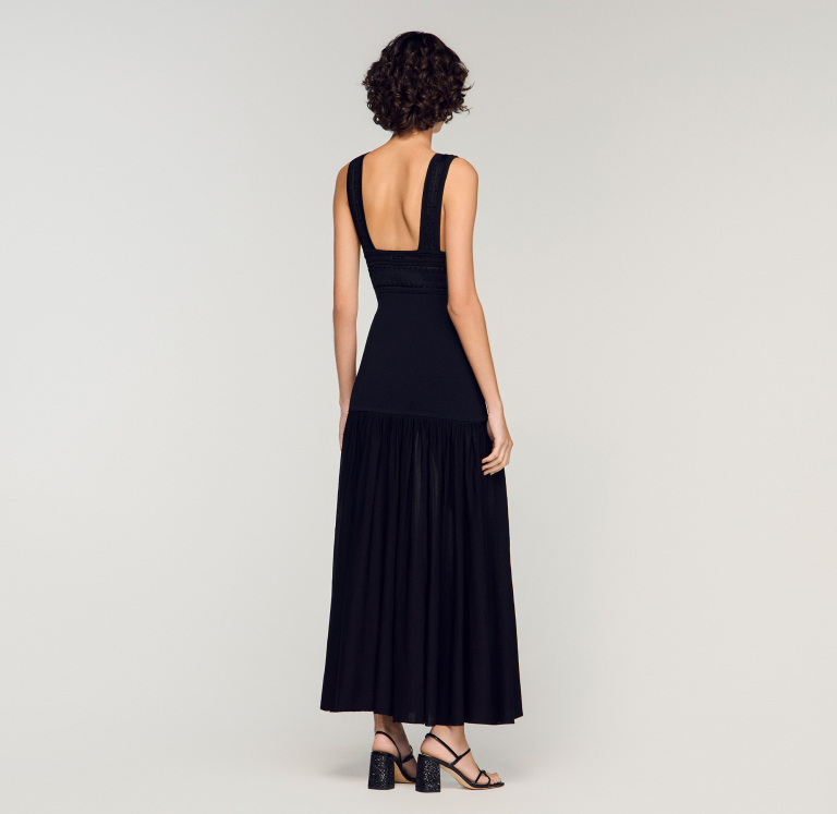 Женское длинное платье ажурной вязки