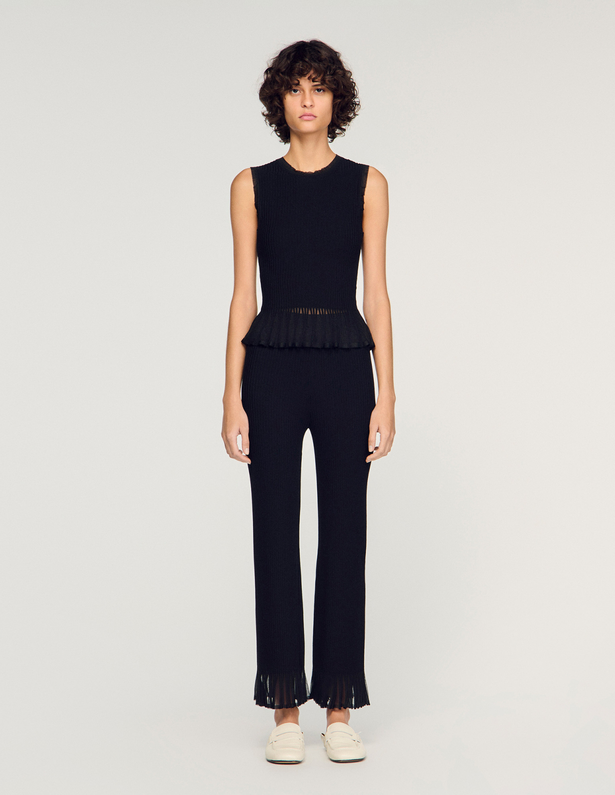 Женский вязаный топ с оборками_2