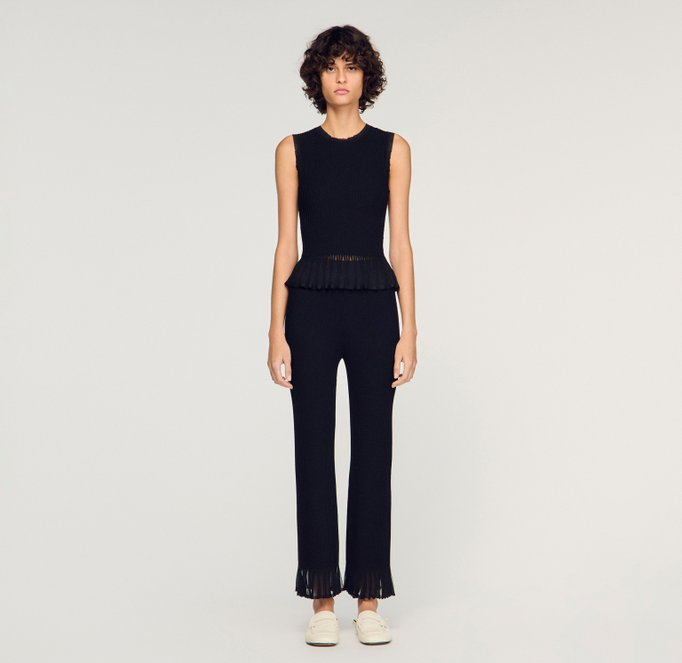 Женский вязаный топ с оборками