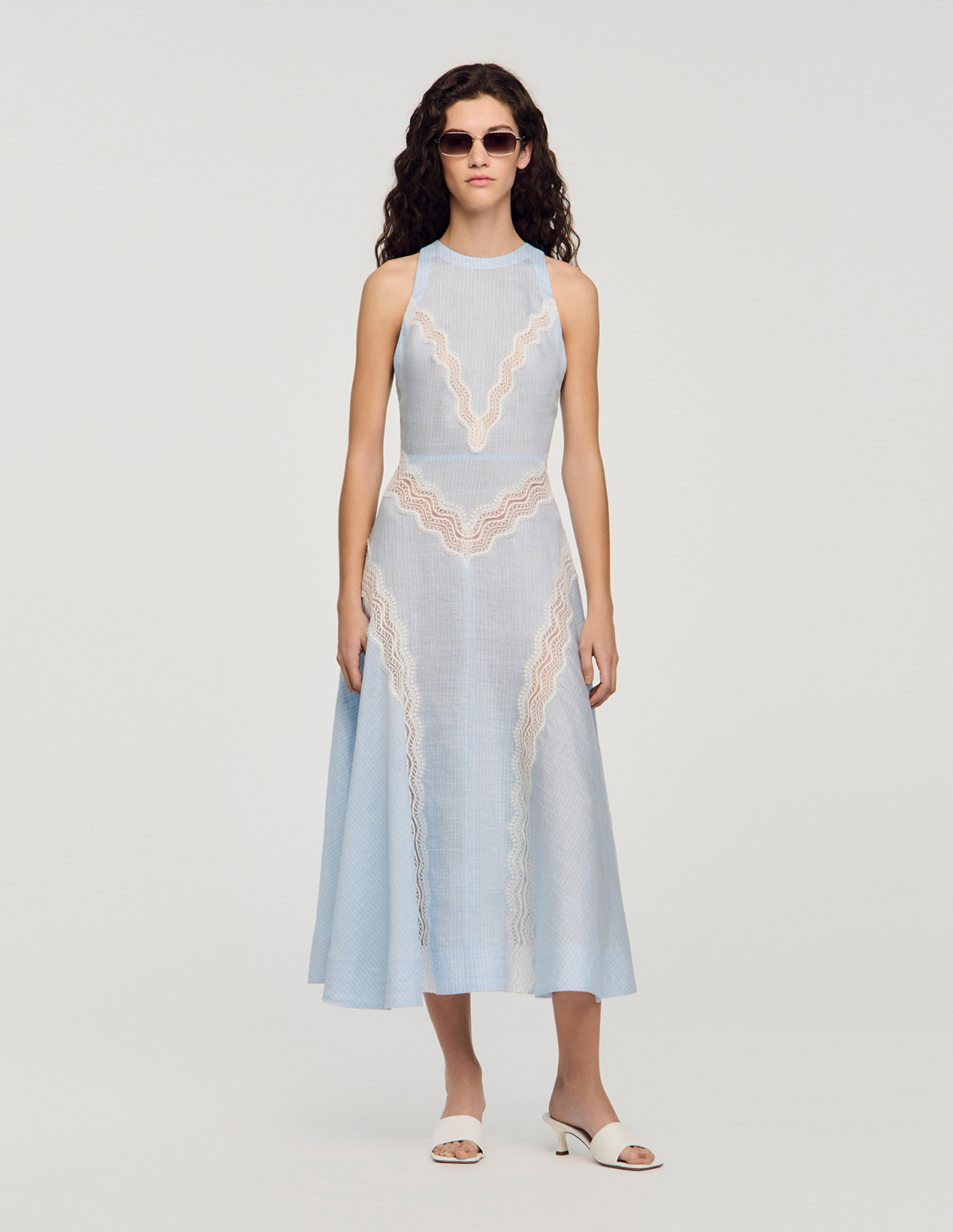 Женское длинное платье с кружевной отделкой_1