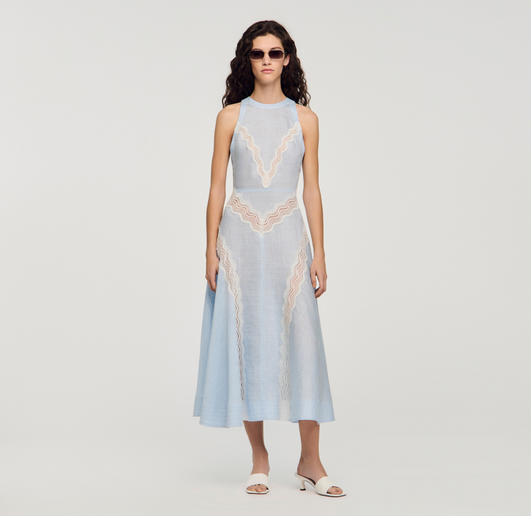 Женское длинное платье с кружевной отделкой