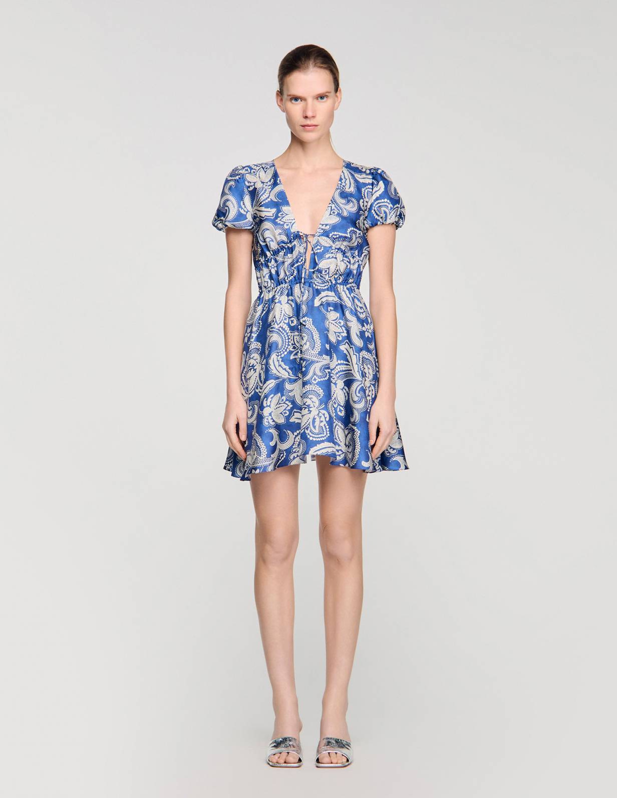 Женское короткое платье с цветочным принтом_2