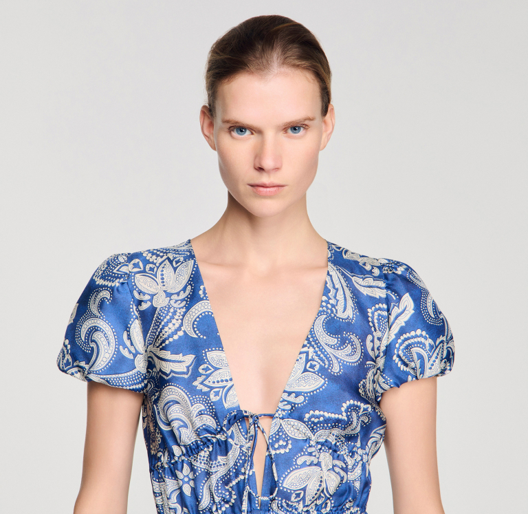 Женское короткое платье с цветочным принтом