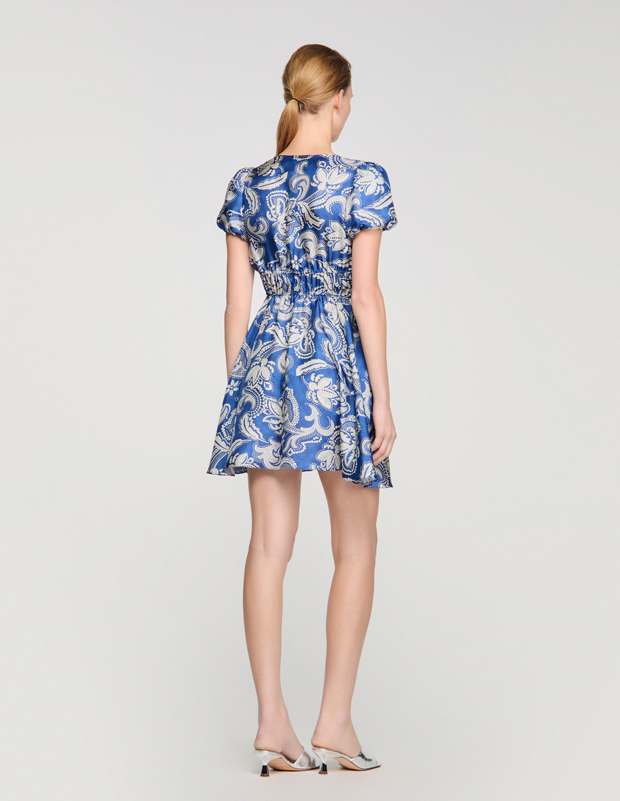 Женское короткое платье с цветочным принтом_5