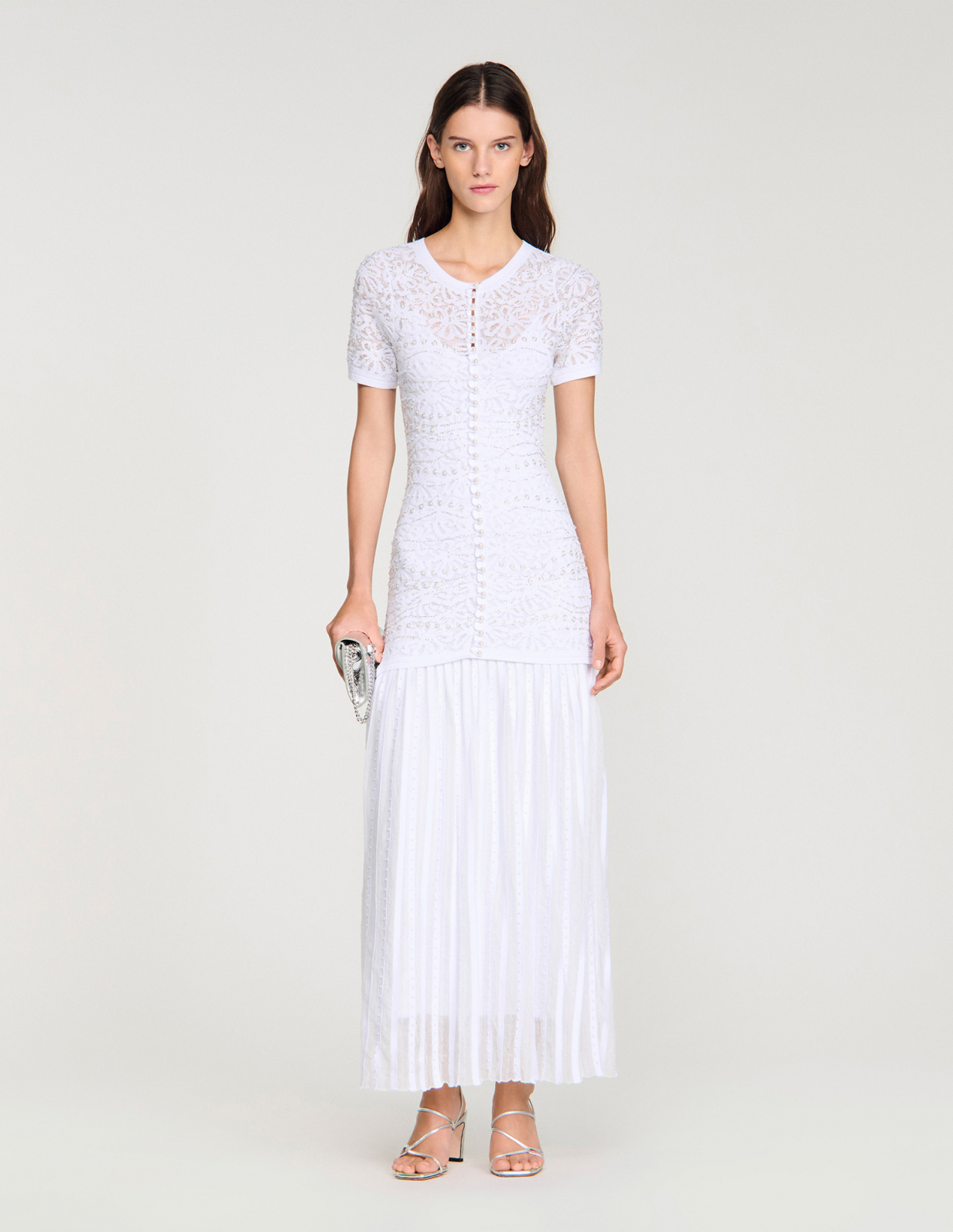 Женское белое вязаное платье с жемчугом_1