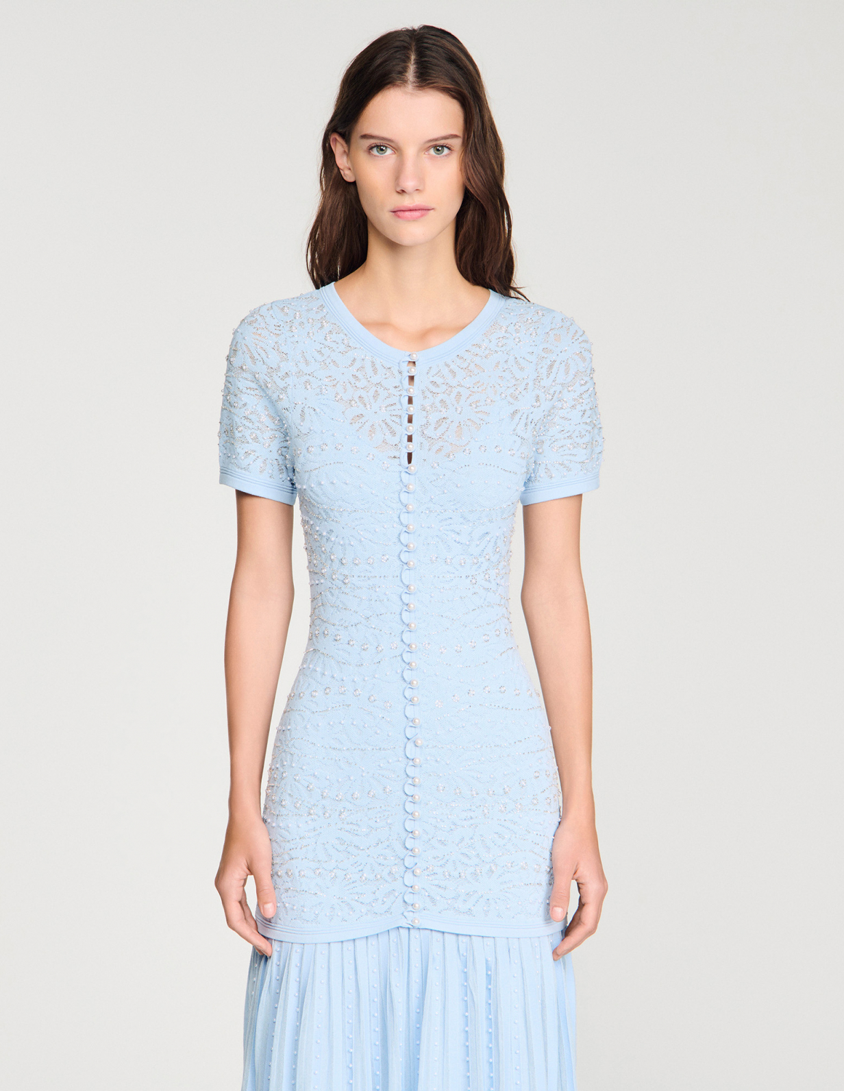 Женское голубое вязаное платье с жемчугом_4