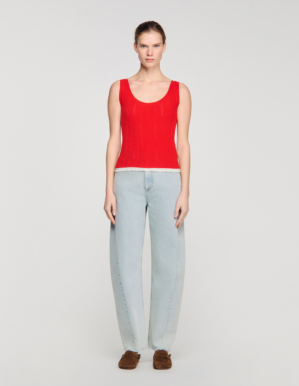 Женский вязаный топ с кружевной отделкой_2