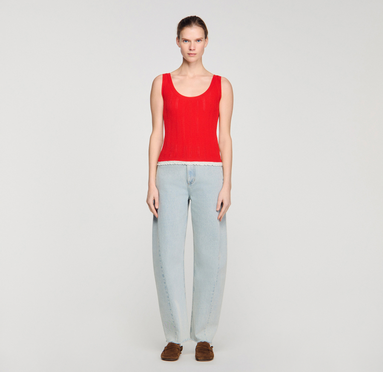 Женский вязаный топ с кружевной отделкой