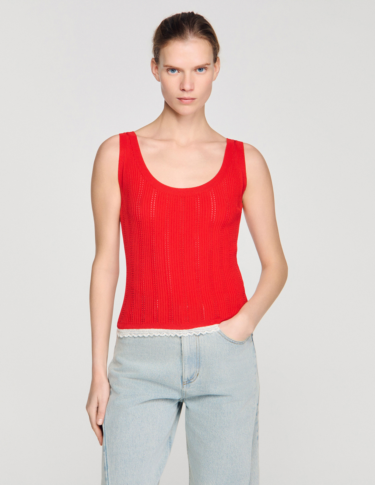 Женский вязаный топ с кружевной отделкой_4