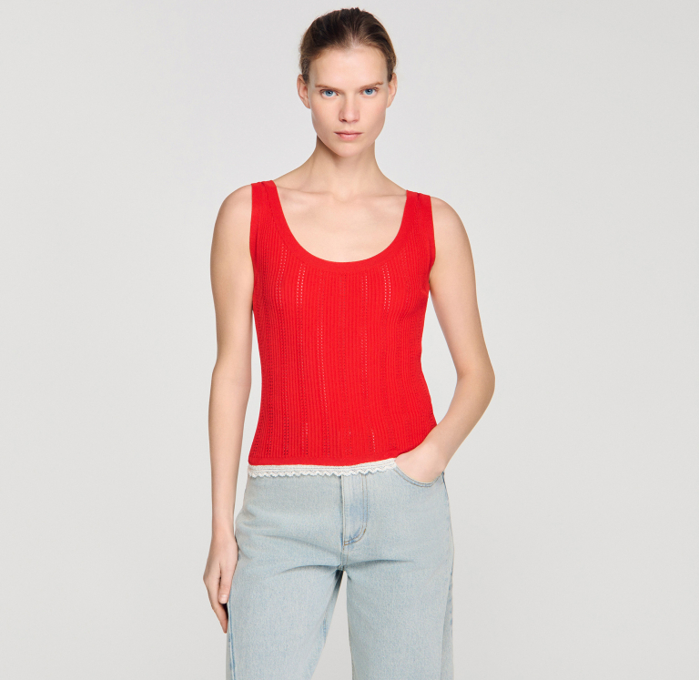 Женский вязаный топ с кружевной отделкой