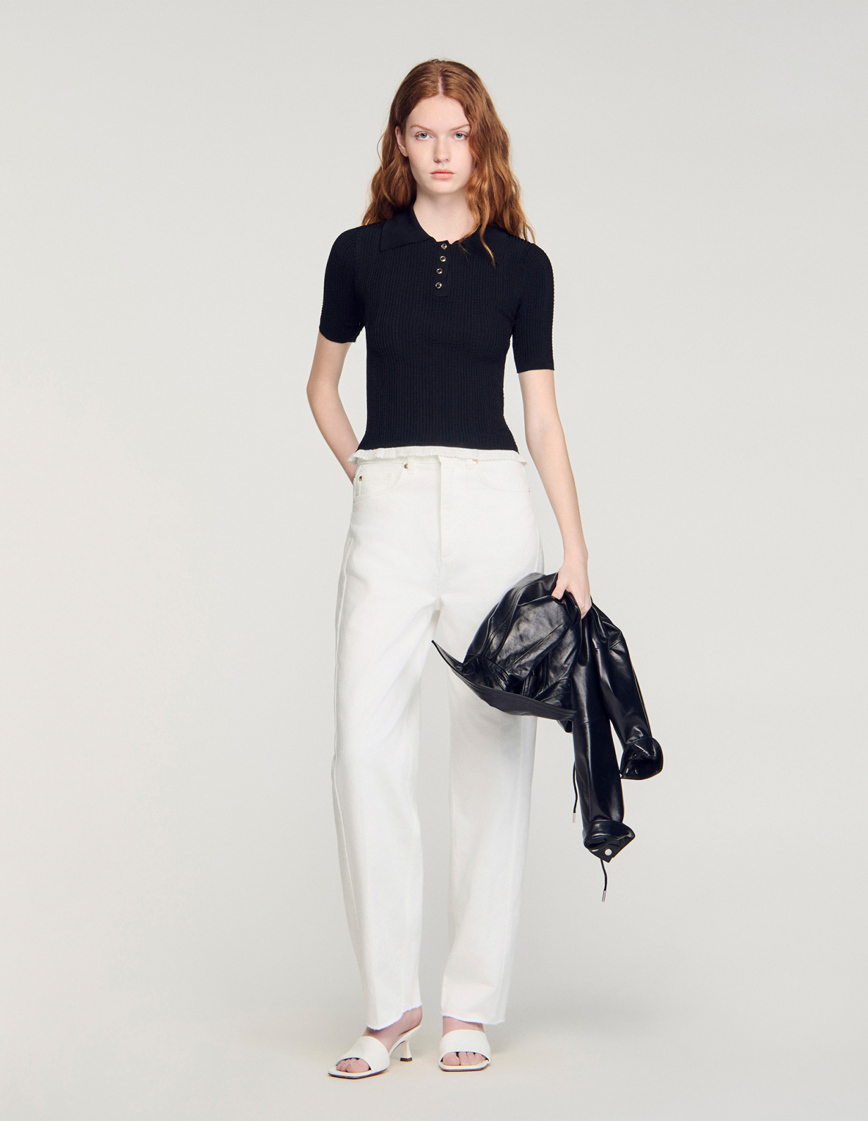 Жіночий чорний в'язаний топ з коміром поло_1