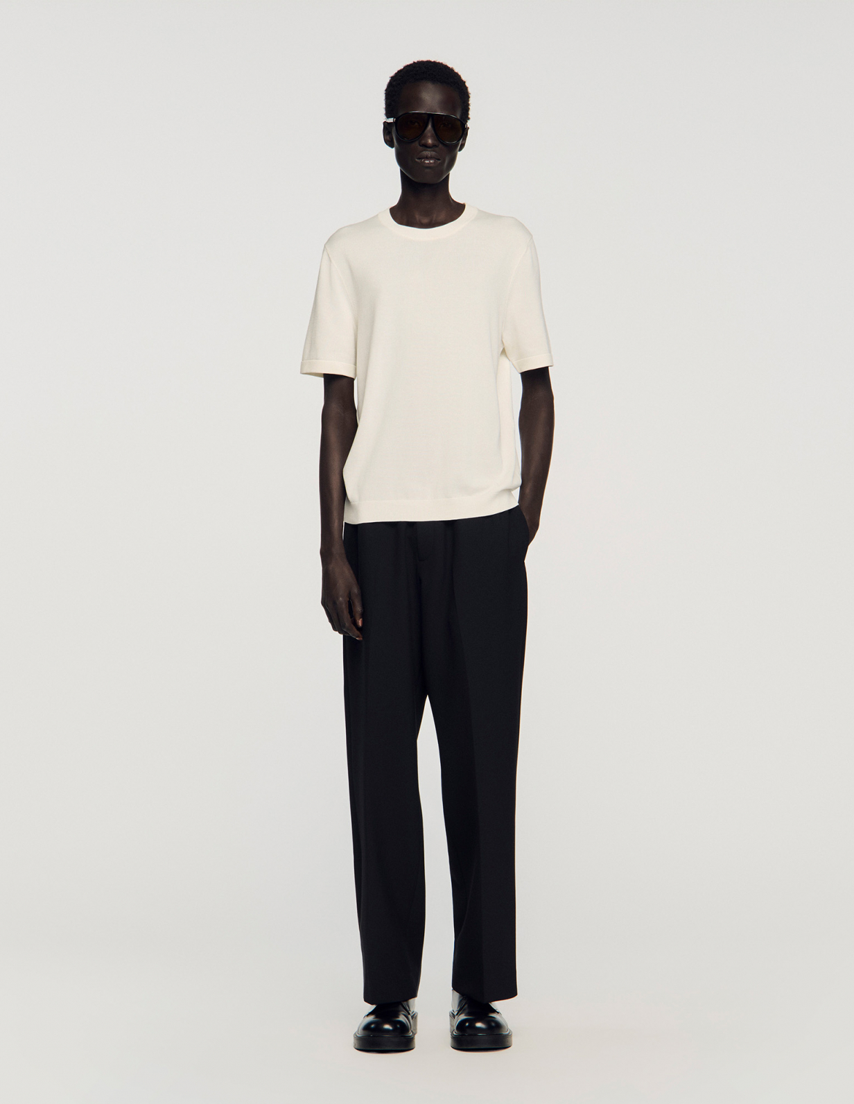 Мужская белая вязаная футболка_1