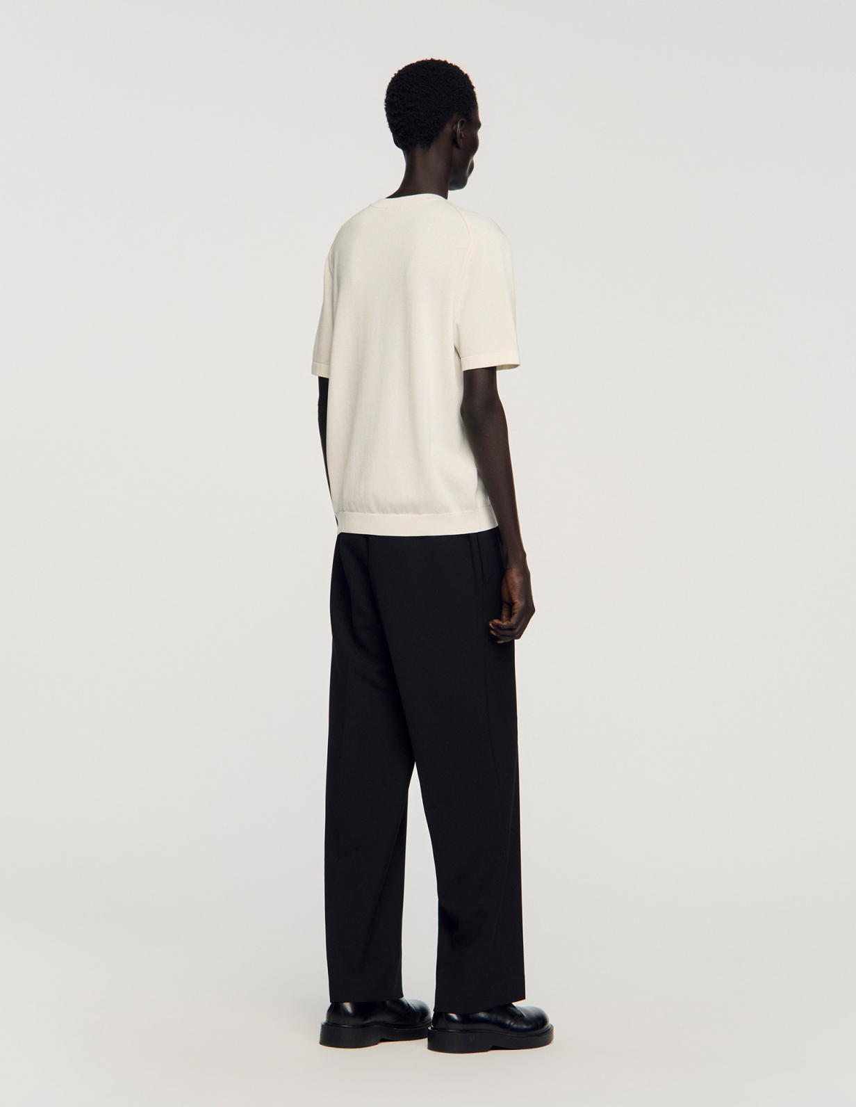 Мужская белая вязаная футболка_5