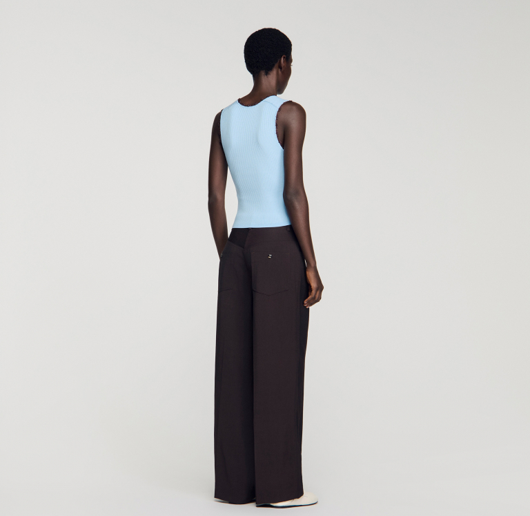 Женский голубой топ с вязаной отделкой