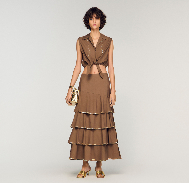 Женская коричневая рубашка со стразами