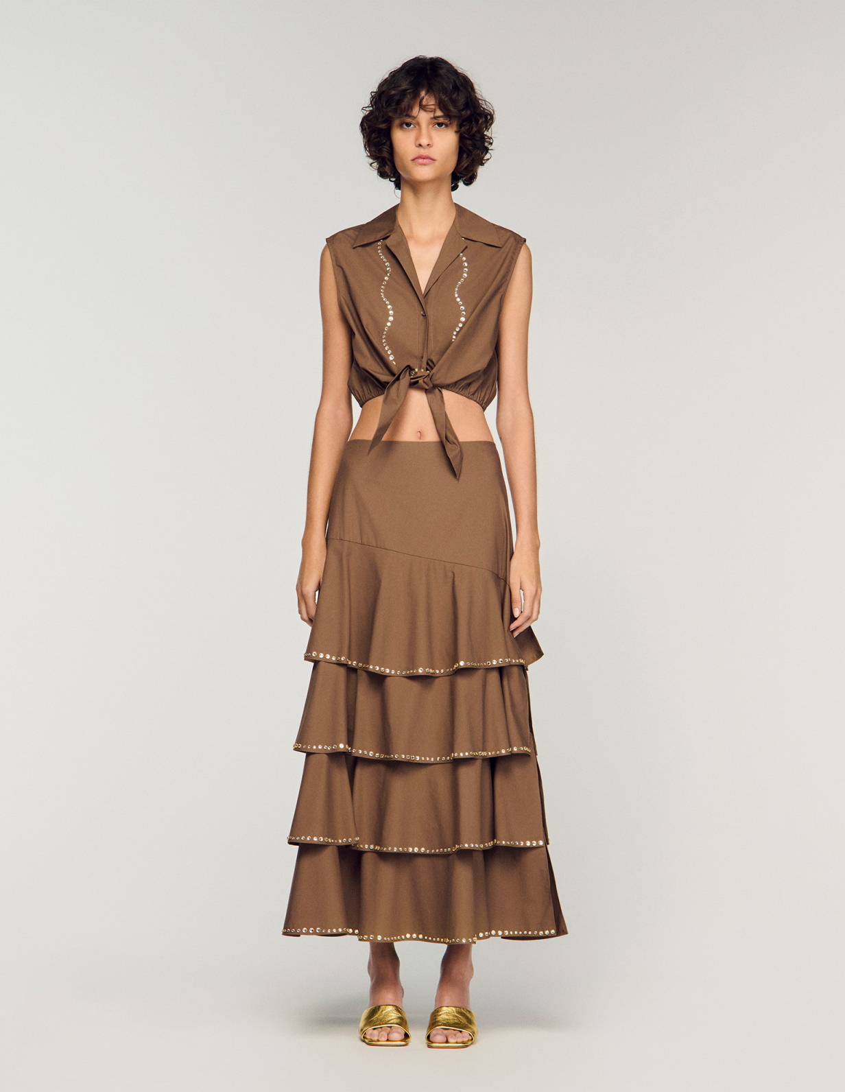 Женская коричневая рубашка со стразами_2