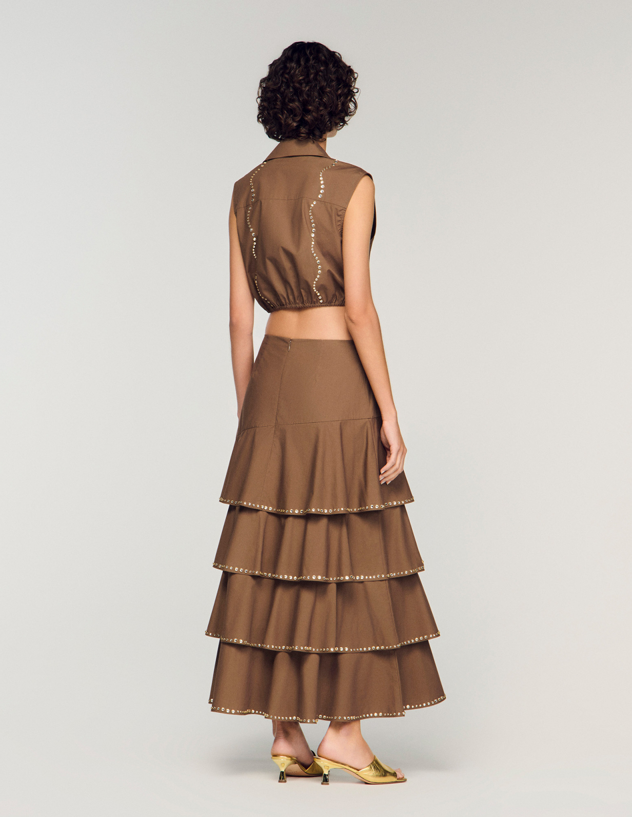 Женская коричневая рубашка со стразами_5