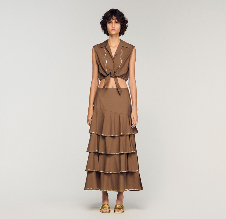 Женская коричневая рубашка со стразами