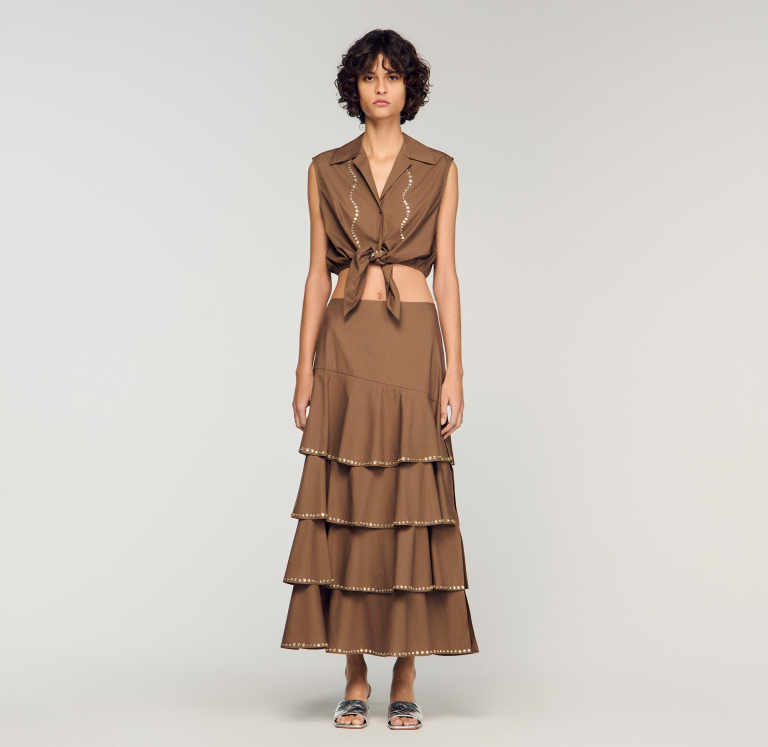 Жіноча довга спідниця, прикрашена стразами та оборками