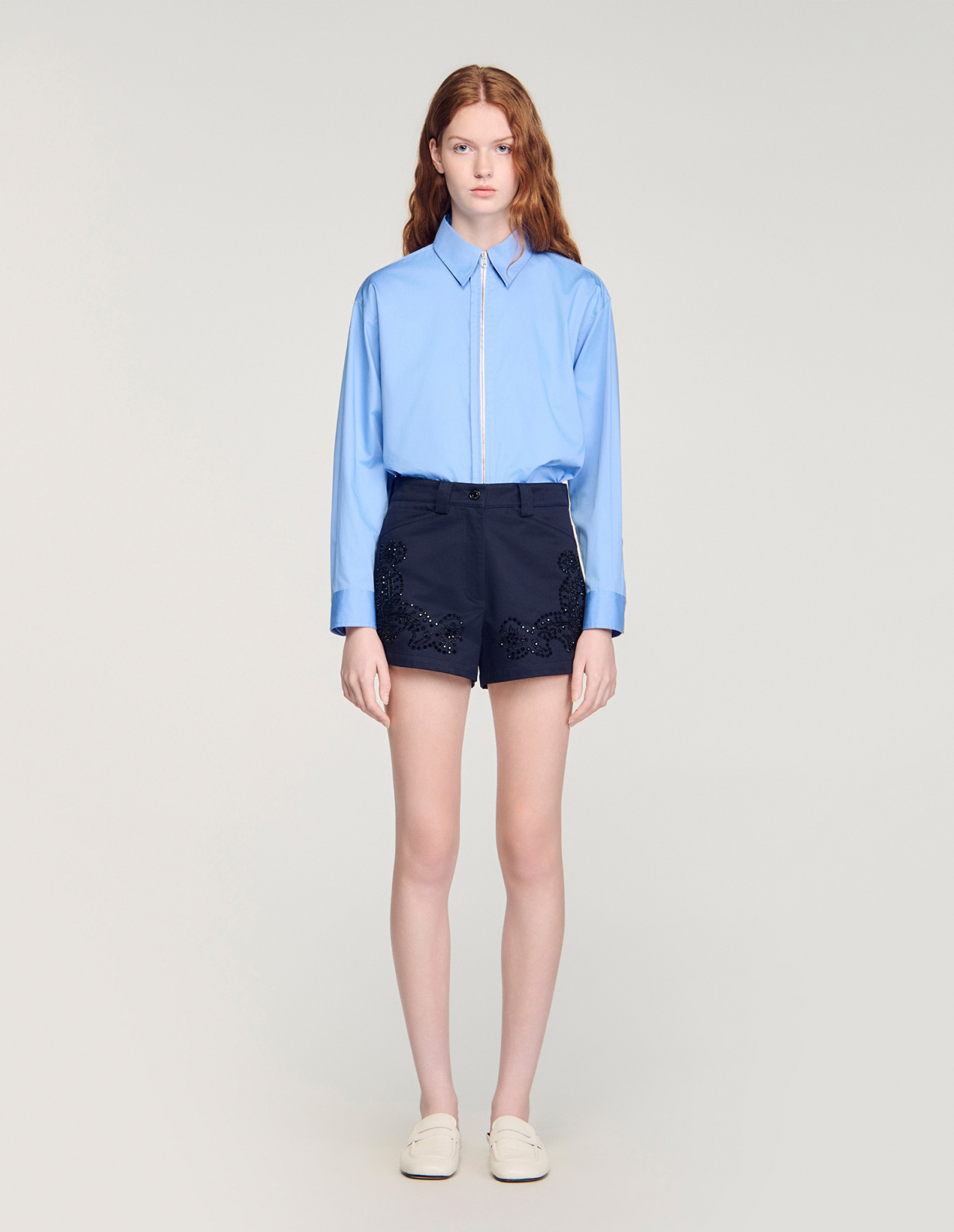 Жіночі сині шорти з вишивкою_2