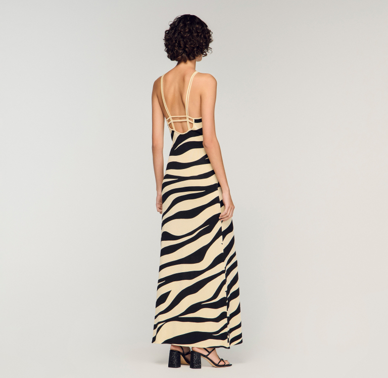 Жіноча в'язана сукня із зебровим принтом