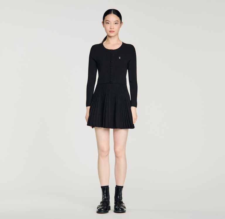 Женское вязаное платье с плиссированной юбкой