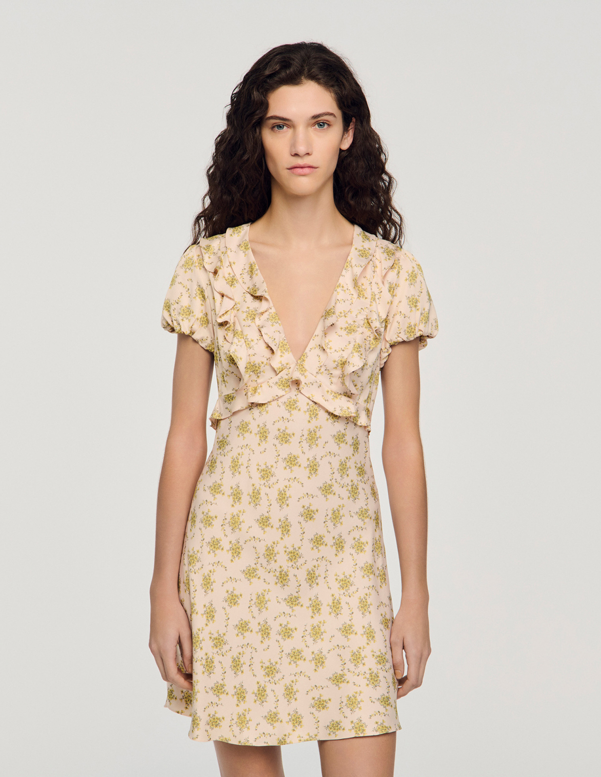 Женское короткое платье с цветочным принтом_4