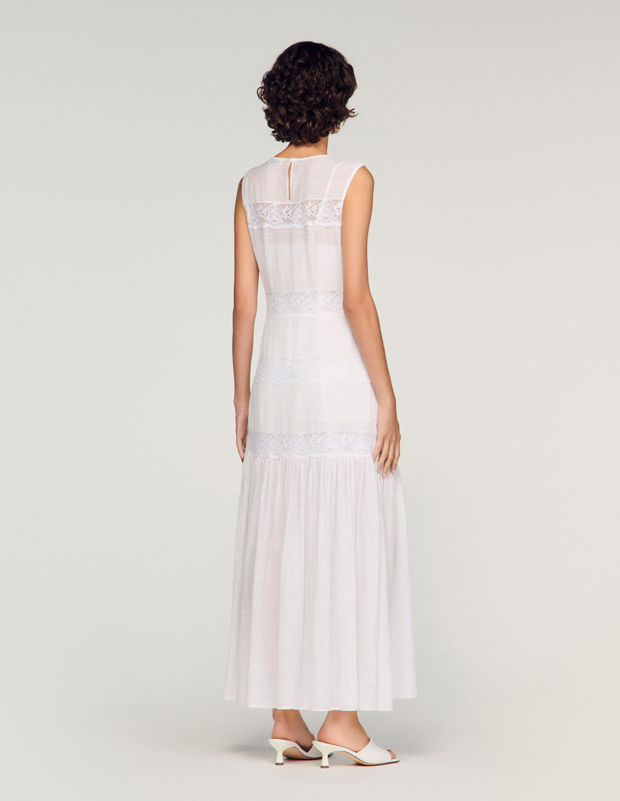 Жіноча біла сукня-максі з крепу_5