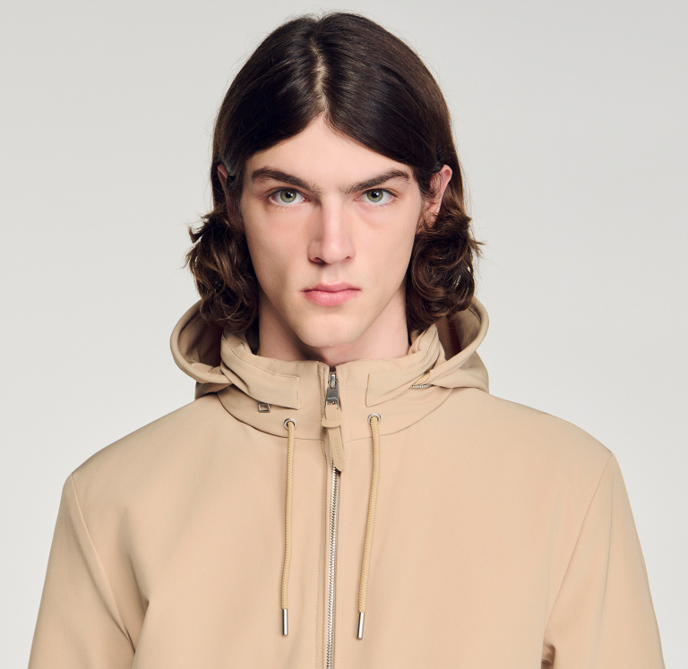 Мужская бежевая куртка с капюшоном