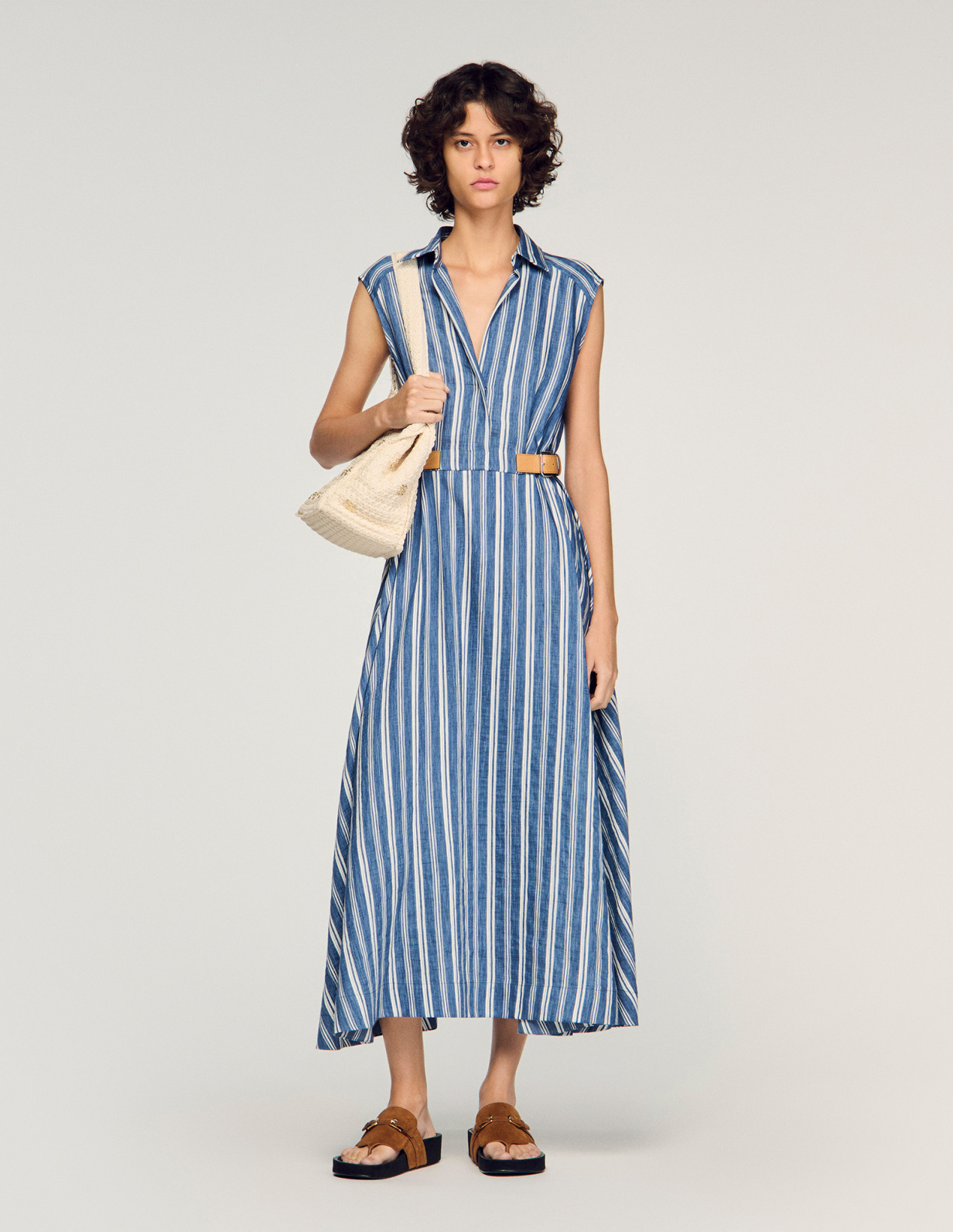 Женское платье в полоску с кожаной застежкой_1