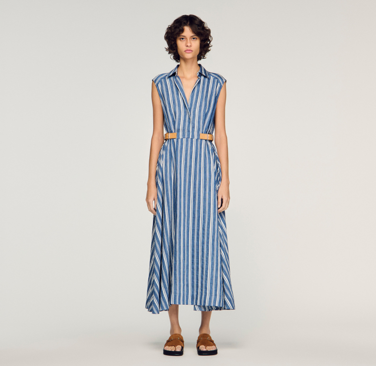 Женское платье в полоску с кожаной застежкой